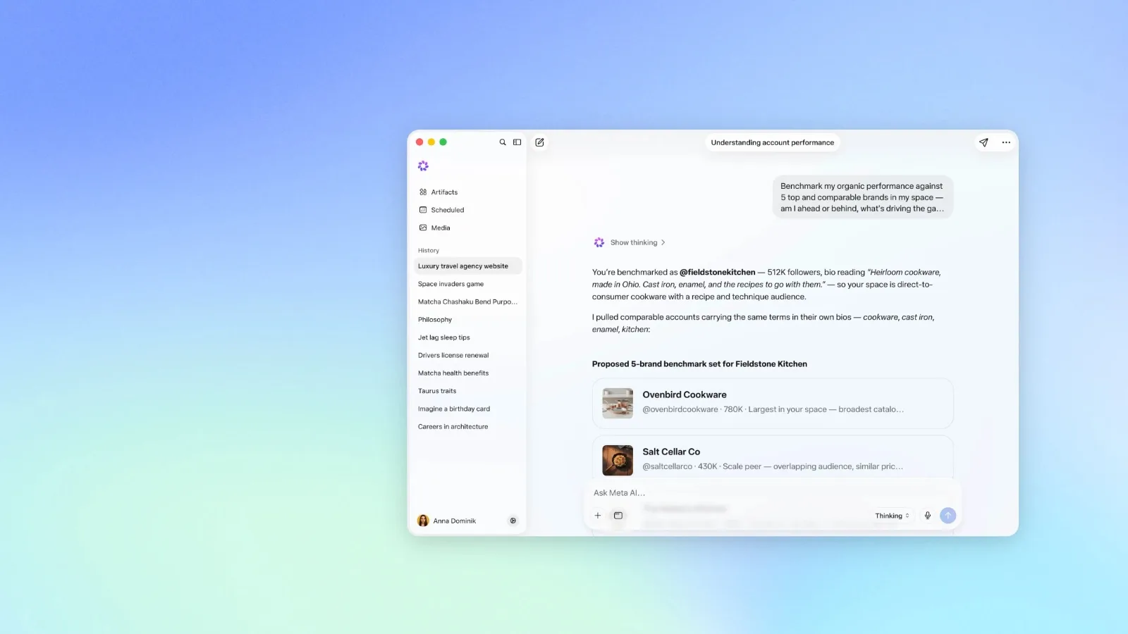 Meta AI:s Mac-app i Metas officiella produktvy den 7 september 2026. Skärmbild: Debrief. Källa: Meta AI:s nedladdningssida. Debrief-bearbetning: skärmbilden är beskuren till 16:9 och webbkomprimerad; gränssnittets pixlar och text är inte ändrade.